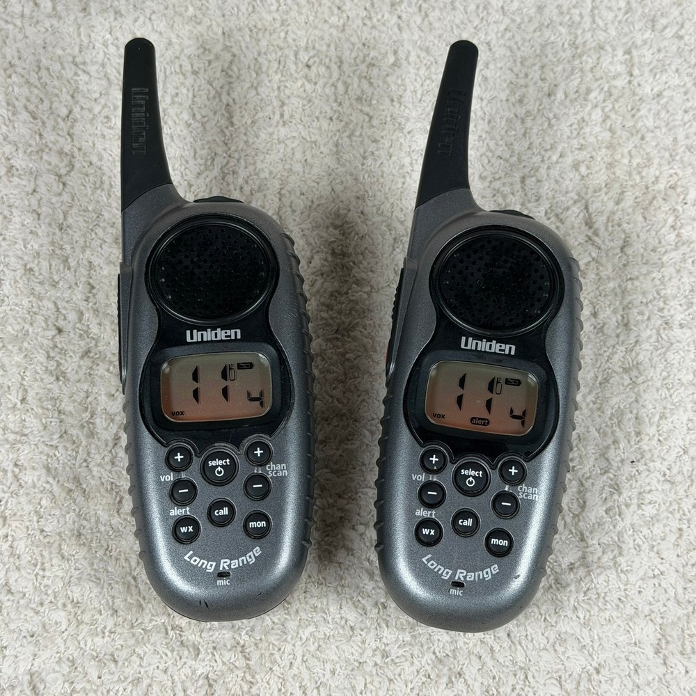 Uniden GMRS720-2 Long Range Walkie Talkies Pair Gray‎ Black Two Way Radios WORKS
